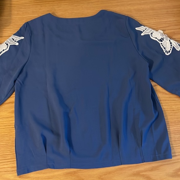 Emily John blue with floral embroidered sleeves brand new never worn - Picture 5 of 5